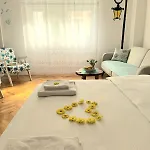 Apartament Center *