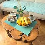 Center Apartment *